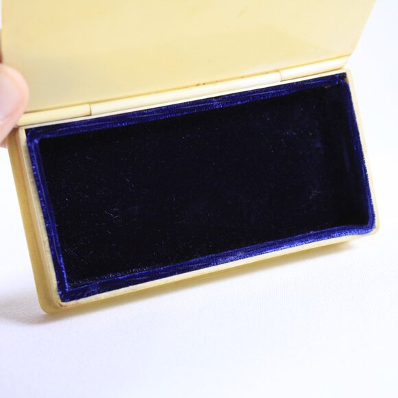 Antique celluloid plastic jewelry box, trinket box lined in royal blue velvet - Picture 9 of 10